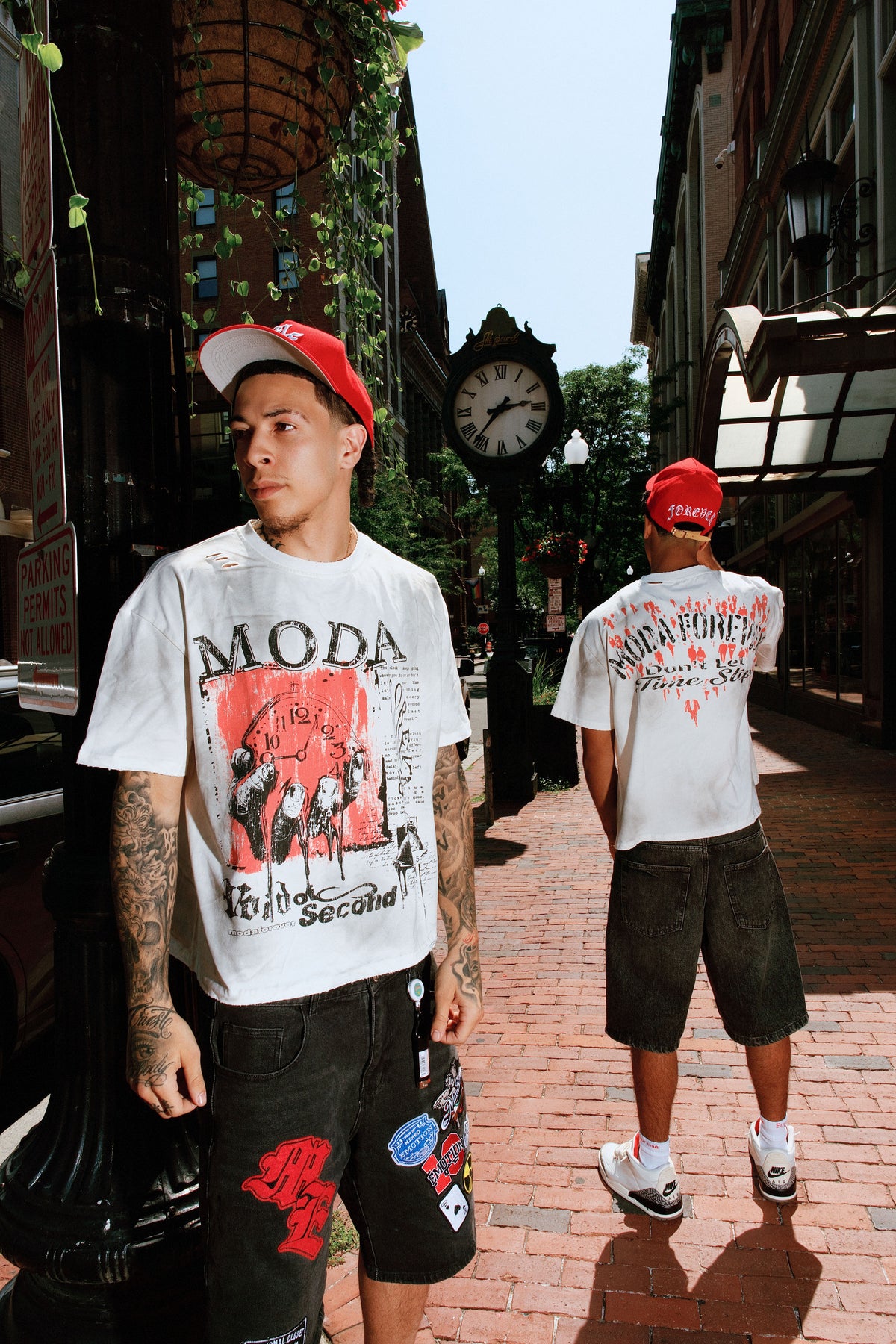 MODA FOREVER Don't Let Time Slip Tee